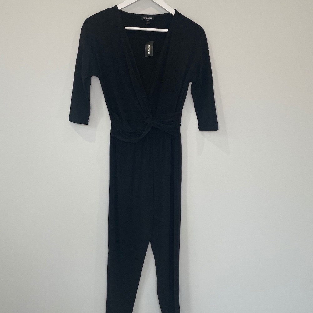 Express Seamed Waist V-Neck Jumpsuit